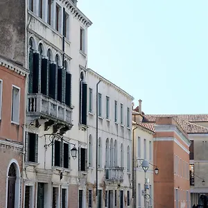 Canal Riva De Biasio Affittacamere